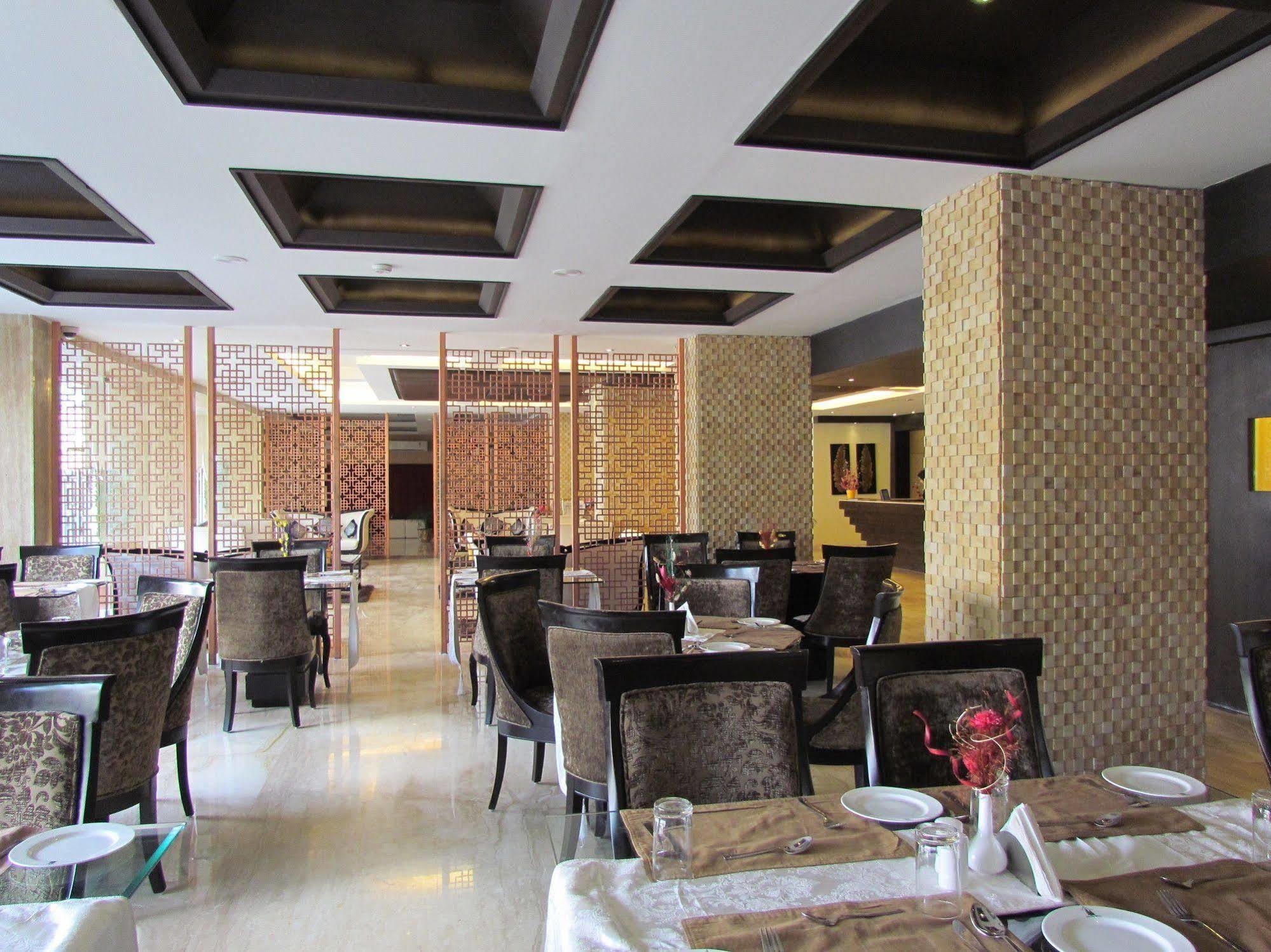 Hotel Pine Spring Wazir Bagh Srinagar  Bagian luar foto