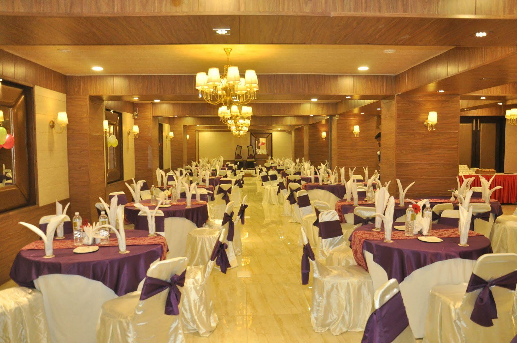 Hotel Pine Spring Wazir Bagh Srinagar  Bagian luar foto